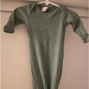 Kate Quinn 0-3 months knotted gown